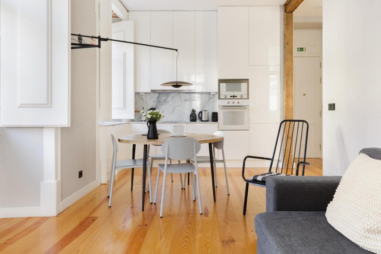 Update Urban Chic Flat In 19Th Century Building 2 Bedrooms & 2 Bathrooms & Ac Central Alfama District Lisboa Exteriér fotografie