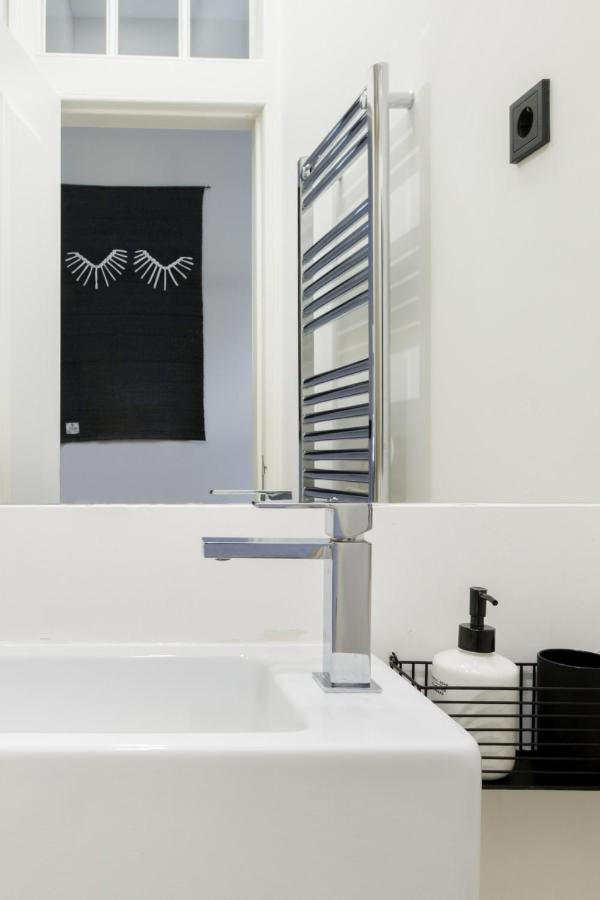 Update Urban Chic Flat In 19Th Century Building 2 Bedrooms & 2 Bathrooms & Ac Central Alfama District Lisboa Exteriér fotografie