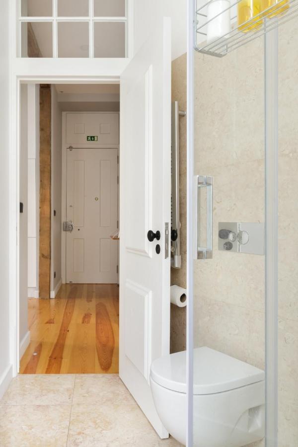 Update Urban Chic Flat In 19Th Century Building 2 Bedrooms & 2 Bathrooms & Ac Central Alfama District Lisboa Exteriér fotografie